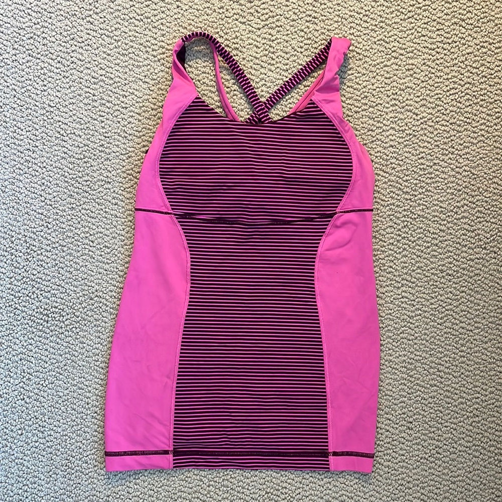 Lululemon Energy Tank in Pink Stripe, Size 4